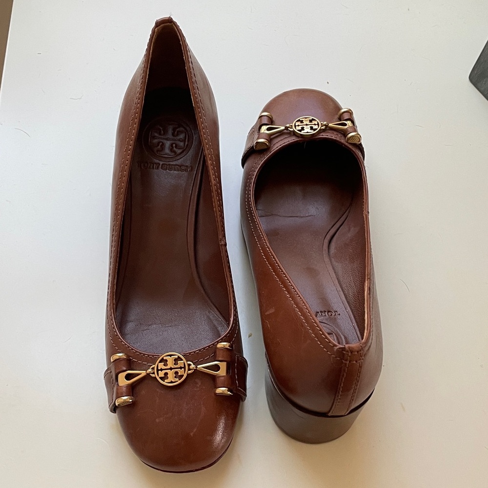 Tory Burch Brown Leather Women's Shoes almond toe stacked heel logo on vamp Sz8